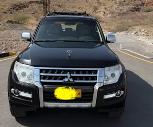 مستبيشي باجيرو للبيع 2015
