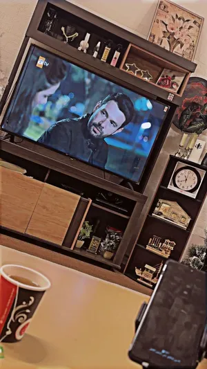 طاولة تلفزيون