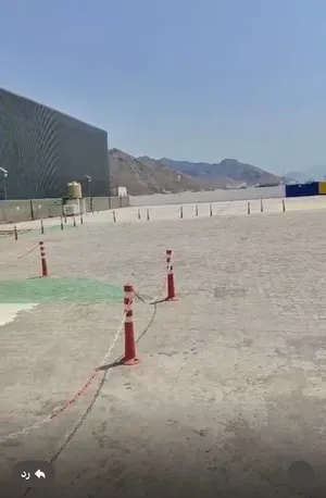ورشة صناعية للإيجار بالسيح الأحمر (موقع استراتيجي )