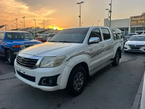 تويوتا هايلكس دبل كبينه 4x4 موديل 2014