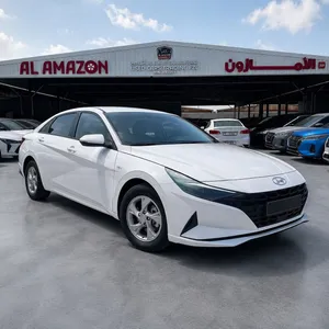 Hyundai Elantra SE 2023 GCC specs  1.6L 4 C , without accident ready to drive