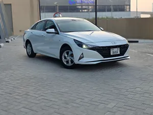 Hyundai Elantra 2022 Smart GCC first owner