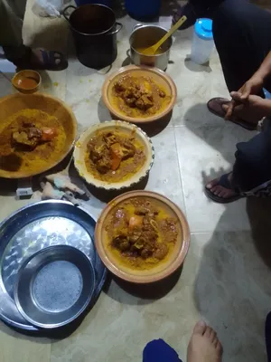 اريد شراء ارفف اسكفالي محل مود غدائية +تلاجات عرض اوبضاعة  محل صغير