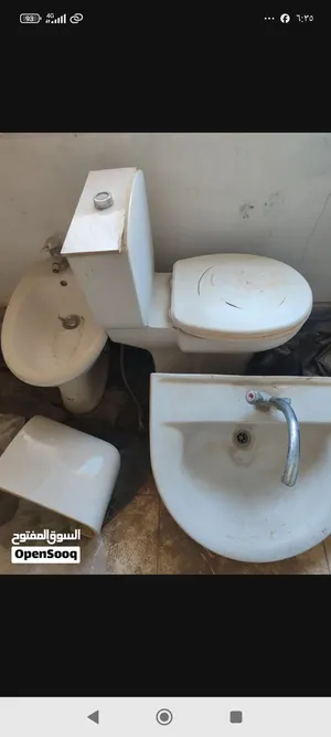 طقم حمام مع مواسير