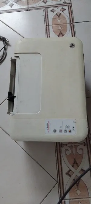 طابعة صور بحالة جيدة مع سلك USB بسعر منخفض . . . . . . . .. ... .... .....