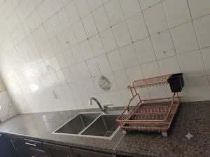 شقه للايجار رصيفه خلف مسجد شهداء