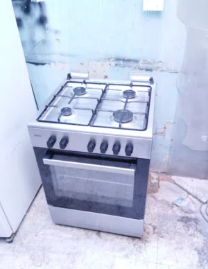 مستعمله بحاله ممتازه مقاس 60 ×60 معا التوصل التشغيل والكفاله 1 شهر