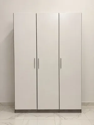 wardrobe in excellent condition خزانة ملابس 3 ابواب بحالة ممتازة