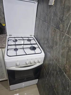 بوتاجاز انديست 4شعله بحالة جيده جدا مع،3جرة غاز