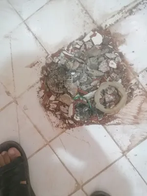 أعمال السباكه والبلاط وتسليك المواسير المجاري بالضغط والسسته الكهربائية
