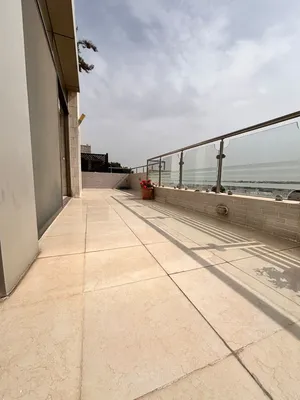شقة * دوبلكس * ثالث مع روف * أرقى * أجمل * منطقة * عبدون