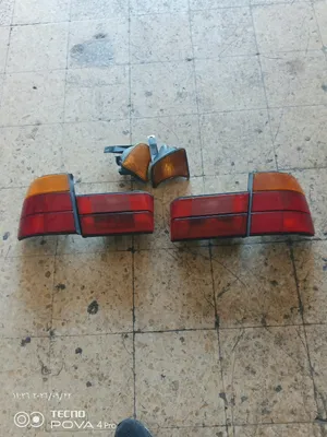 أضوية خلفية E34 للبيع مع غمازين أماميّات BMW E34 Tail Lights with 2 blinkers For Sale