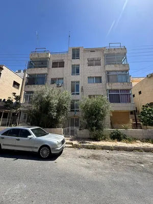 شقتين للايجار طابق ثاني وطابق ثالث في خلدا قرب دوار السكر