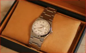 ROLEX S/S DATEJUST OYSTERQUARTZ 36MM WHITE ROMAN DIAL 17000 COLECTOR WATCH