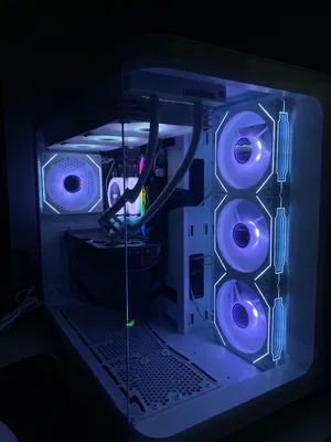بي سي-PC ابيض من متجر قيمز ستور كرت 5060Ti استعمال خفيف اقل عن شهر نظيف ومافيه مشاكل، المواصفات تحت