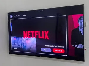 Smart Qled tv 65 inch big immediate sell