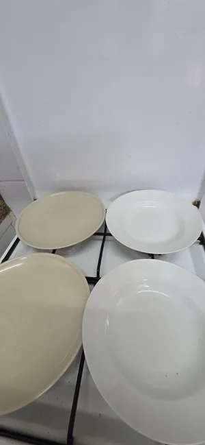 صحون طعام عدد 4