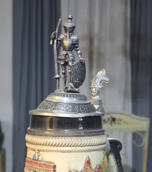 كأس نادر أصلي ألماني الصنع مع الأختام (مغ) Beer Stein بغطاء فضي قطعة أثرية فنية وحيدة بالعالم العربي