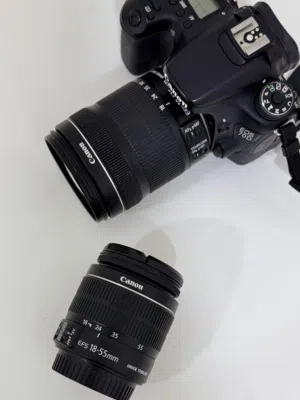 Canon EOS 70D مع عدستين Canon