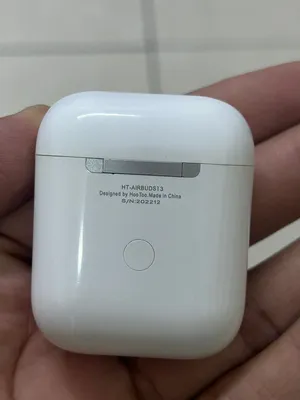 Earbuds... NOT Apple AirPods