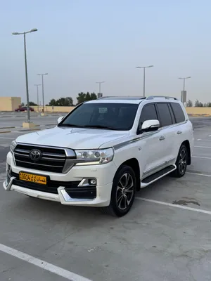 Used Toyota Land Cruiser in Muscat