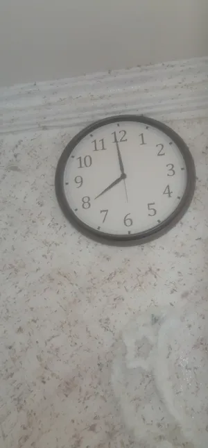 ساعتين للبيع بحاله ممتازه