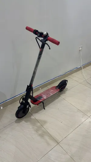 سكوتر كهربائي في قمه النظافه
