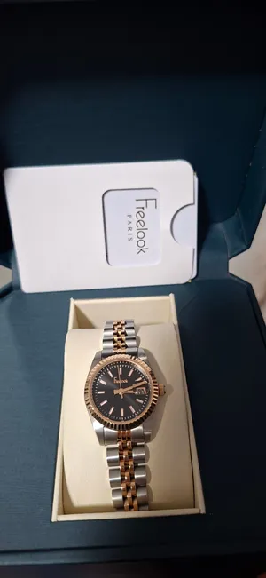 FREELOOK - FL.1.10214 - Silver and Rose Gold Women Watch with Black Background