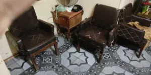 كنب مفرد عدد7 للبيع فقط 10 دنانير الواحد