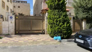 في دير غبار شقة ارضية مميزة 170م بسعر مغري / ref 1429