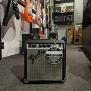 سماعة الكتريك جيتار Fender Frontman10G توصيل لكل المحافظات