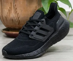 adidas Ultraboost 22 BOOST Running Shoes.Unisex