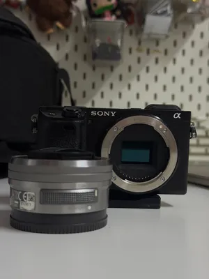 Sony A6400 in GREAT condition  سوني a6400 امورها عسل