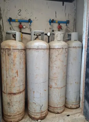 Used big gas cylinder for sale 32r each...