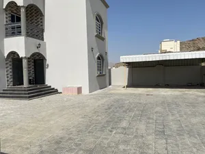 منزل للبيع في العامرات –قريب دوار مدينة النهضة ومدرسة السيد سلطان بن أحمد 600م2 بناء شخصي