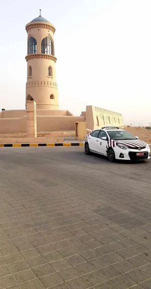 كورولا للبيع 2015 رقم واحد لا تشكو من اي شي استخدامي من 2018 تتم صيانه بقطع اصليه ولشاري حريه الفحص
