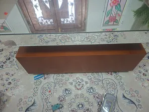 طاولة بحالة جيدة