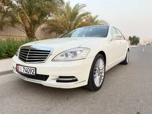 مرسيدس بنز S 300 ،خليجي موديل 2012 ، صبغة وكالة، وبحالة الوكالة كامل قمه في النظافه.