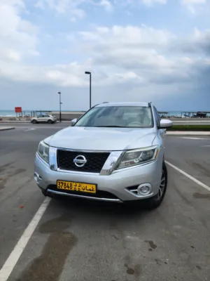 Used Nissan Pathfinder in Muscat