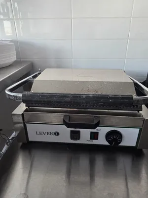 Toster and sandwich maker
