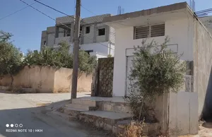 مخزن للإيجار بالقرب من مدرسه حفصة الاساسية في ايدون