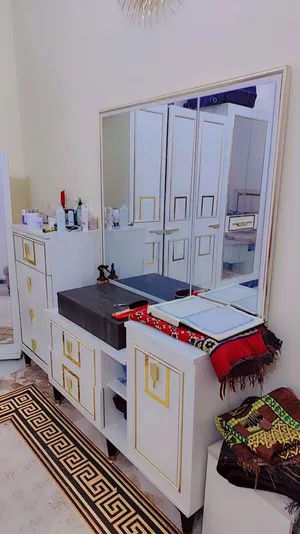 سعره مليون وبيها مجال قليل قبل سنه مشتريها 7 قطع تتضمن الطابوريه