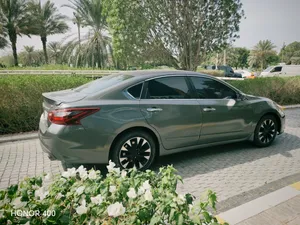 نيسان ألتيما 2017 فل اوتوماتيك رقم 2 بحاله جيده 4 I سلندر
