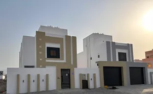 فلل للبيع جميع الخدمات حوش واسع