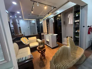 معرض أثاث متكامل وجاهز للبيع - Furniture Showroom for Sale