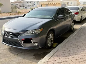 لكسز ES350 2015 قمه فالنظافه 33000 الف قابل للتفاوض