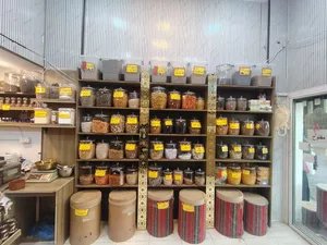 محل عطارة و محمص للبيع
