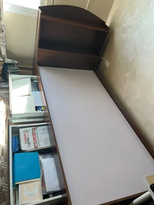 تخت مفرد مع فرشه للبيع بحاله ممتازه