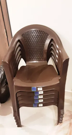 كراسي بلاستيك للحديقة
