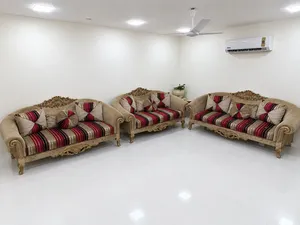 جلسة من 3كراسي فخمة صناعة بحرينية خشب قوي جدا